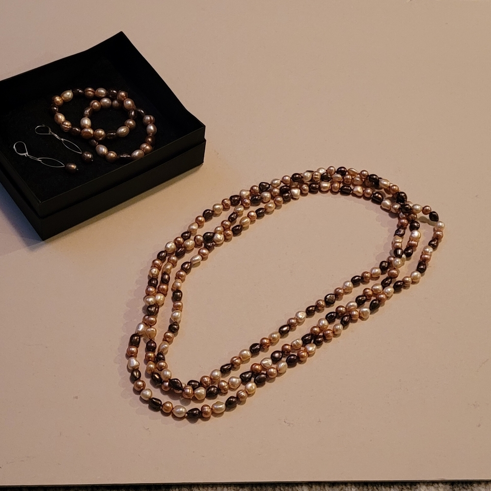 Freshwater pearl necklace, bracelet and matching 14k gold earrings